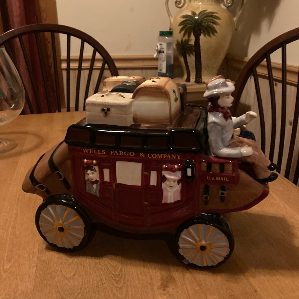 2010 Wells Fargo & Co. cookie jar